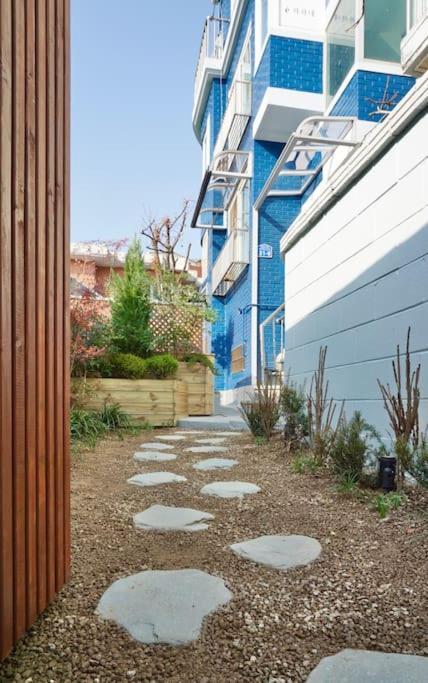 Hongdae Sunlight House-3room2bath Holiday home